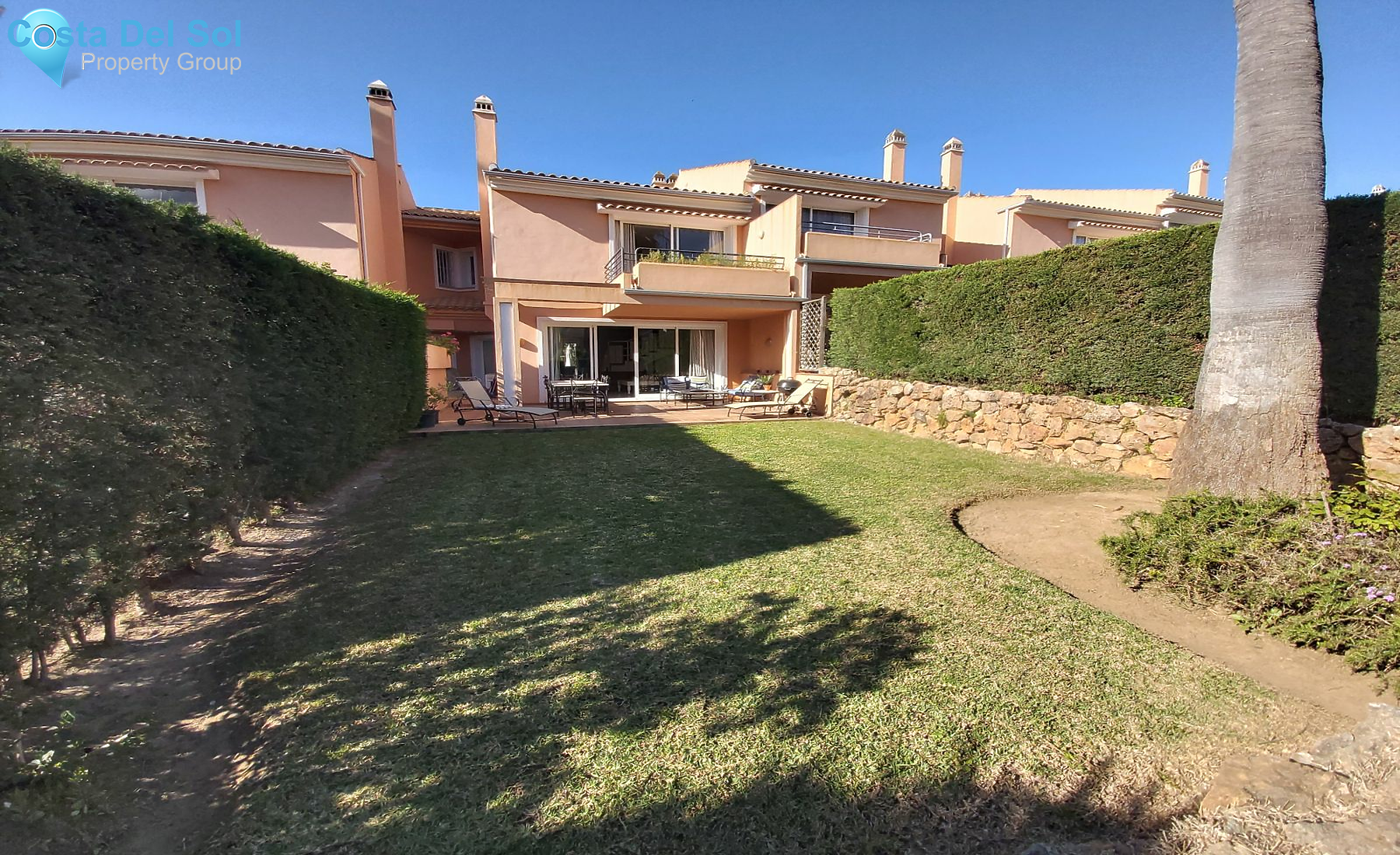 Townhouse in El Paraiso-1167452