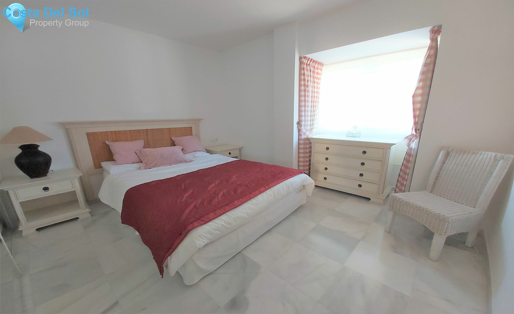 Townhouse in El Paraiso-1167462