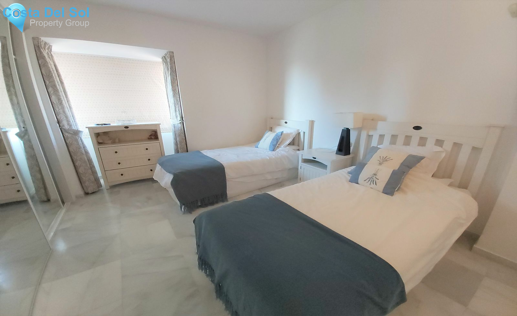 Townhouse in El Paraiso-1167464