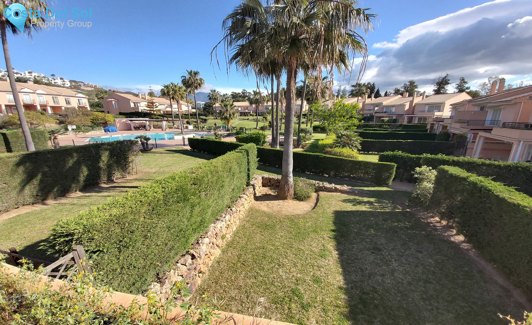 Townhouse in El Paraiso-1167465