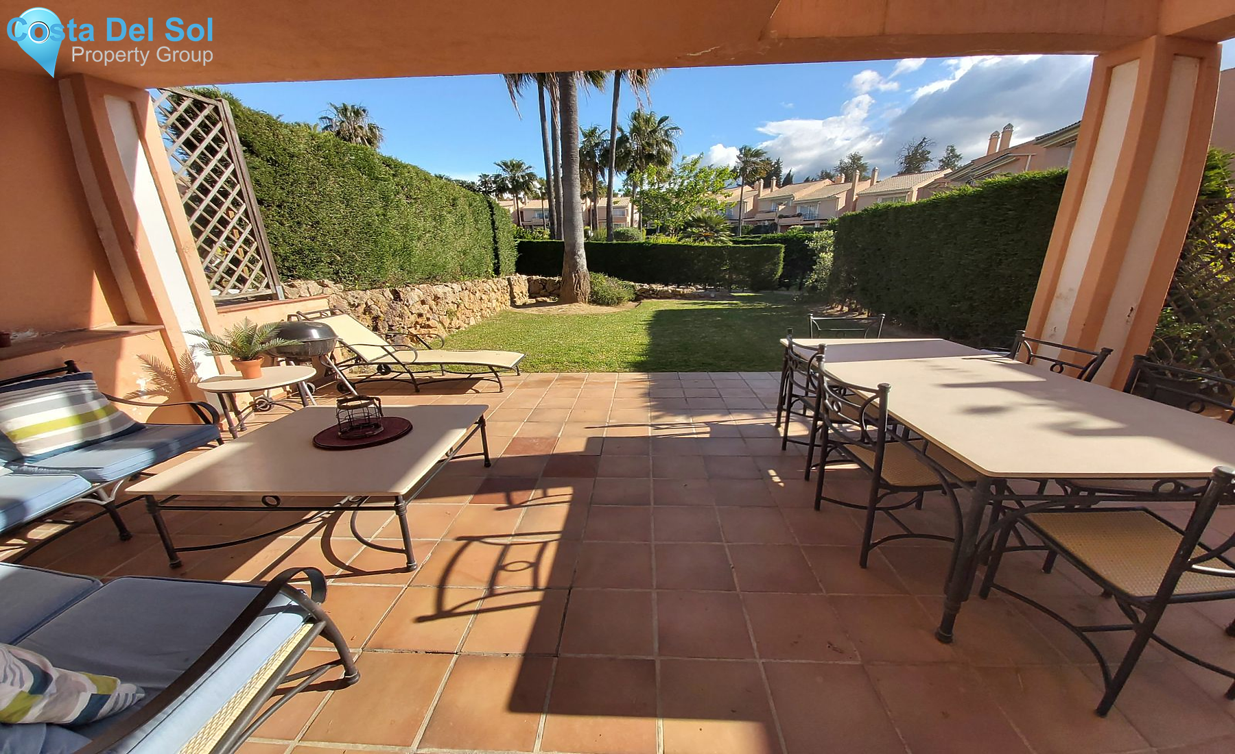 Townhouse in El Paraiso-1167457