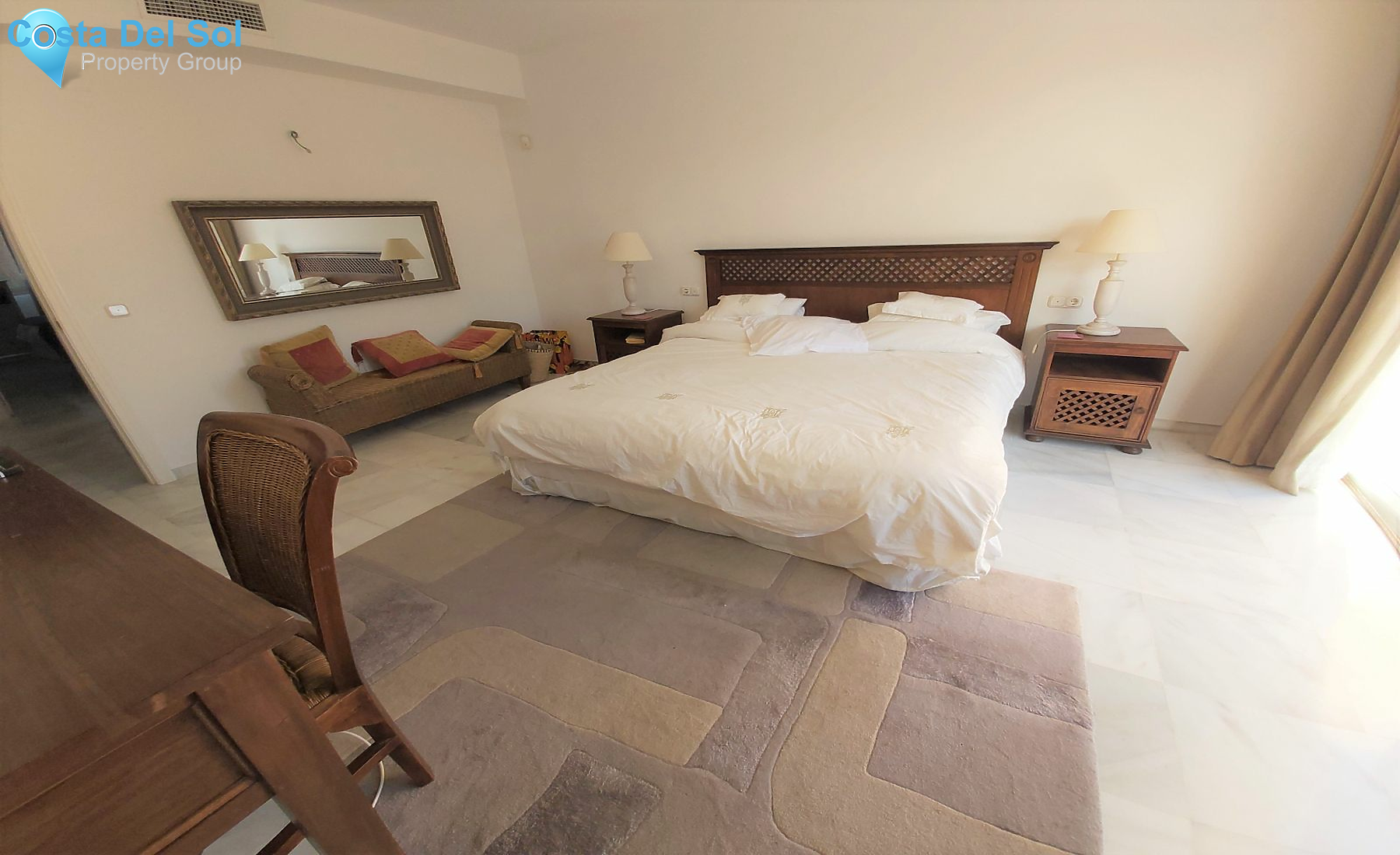 Townhouse in El Paraiso-1167460