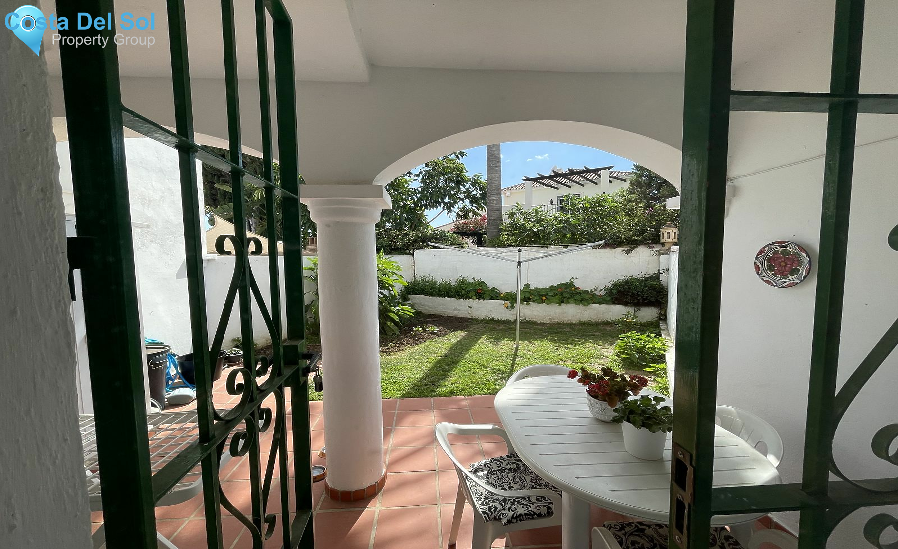 Townhouse in El Paraiso-1174174