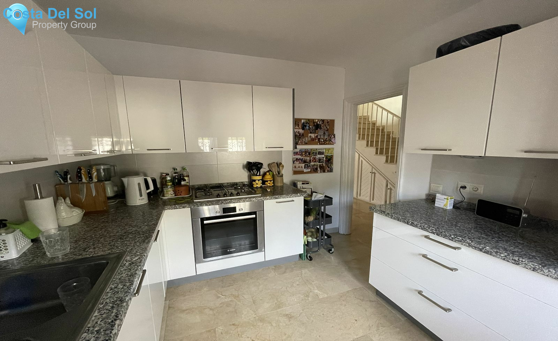 Townhouse in El Paraiso-1174167