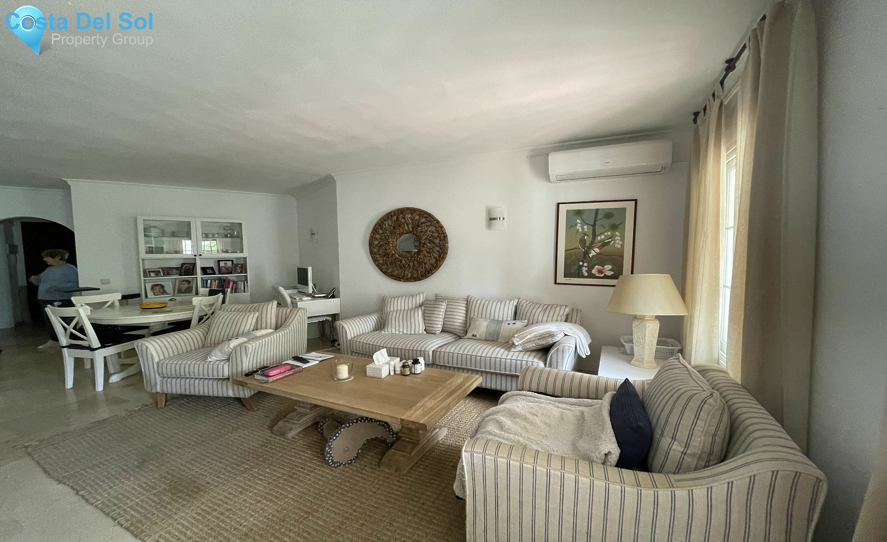 Townhouse in El Paraiso-1174168
