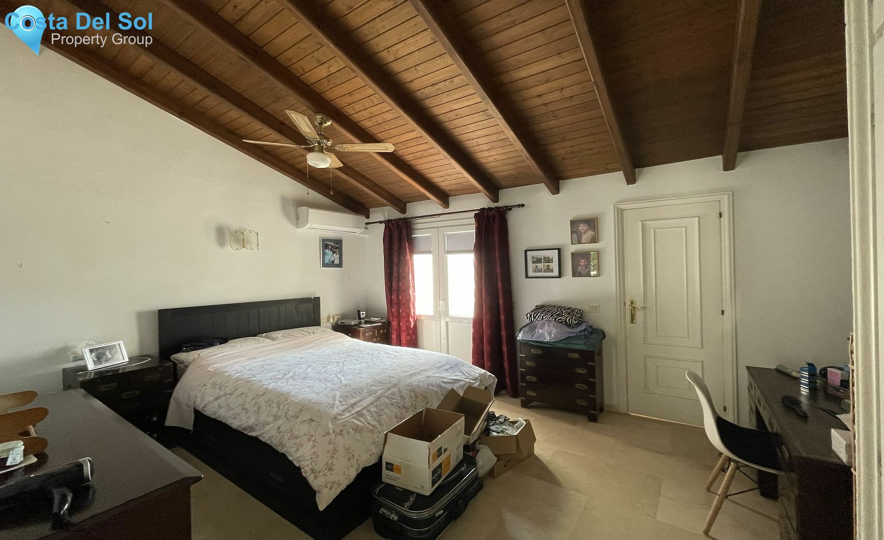 Townhouse in El Paraiso-1174169