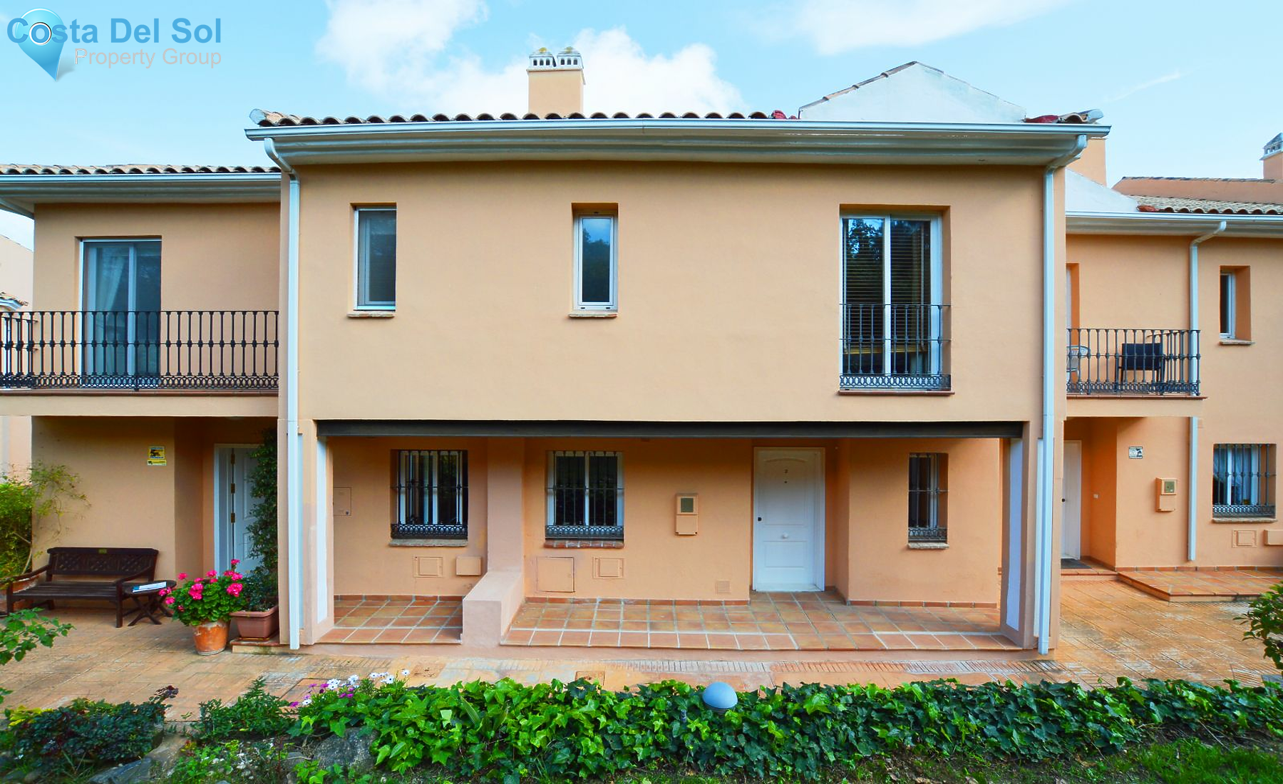 Townhouse in El Paraiso-1177562