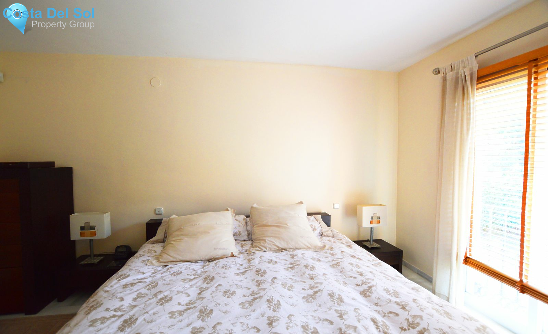 Townhouse in El Paraiso-1177573