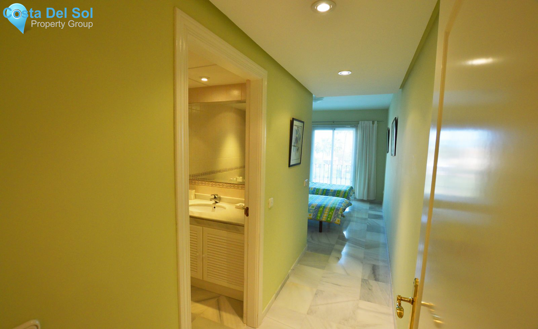 Townhouse in El Paraiso-1177574