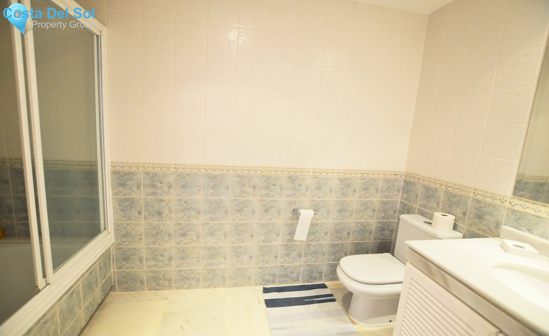 Townhouse in El Paraiso-1177579