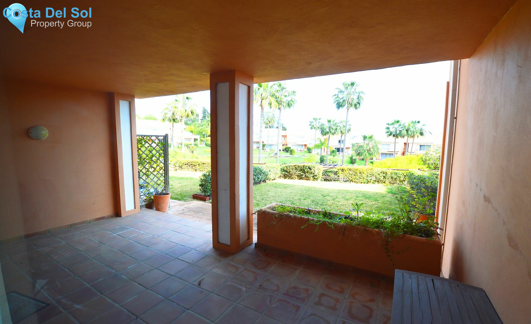 Townhouse in El Paraiso-1177580