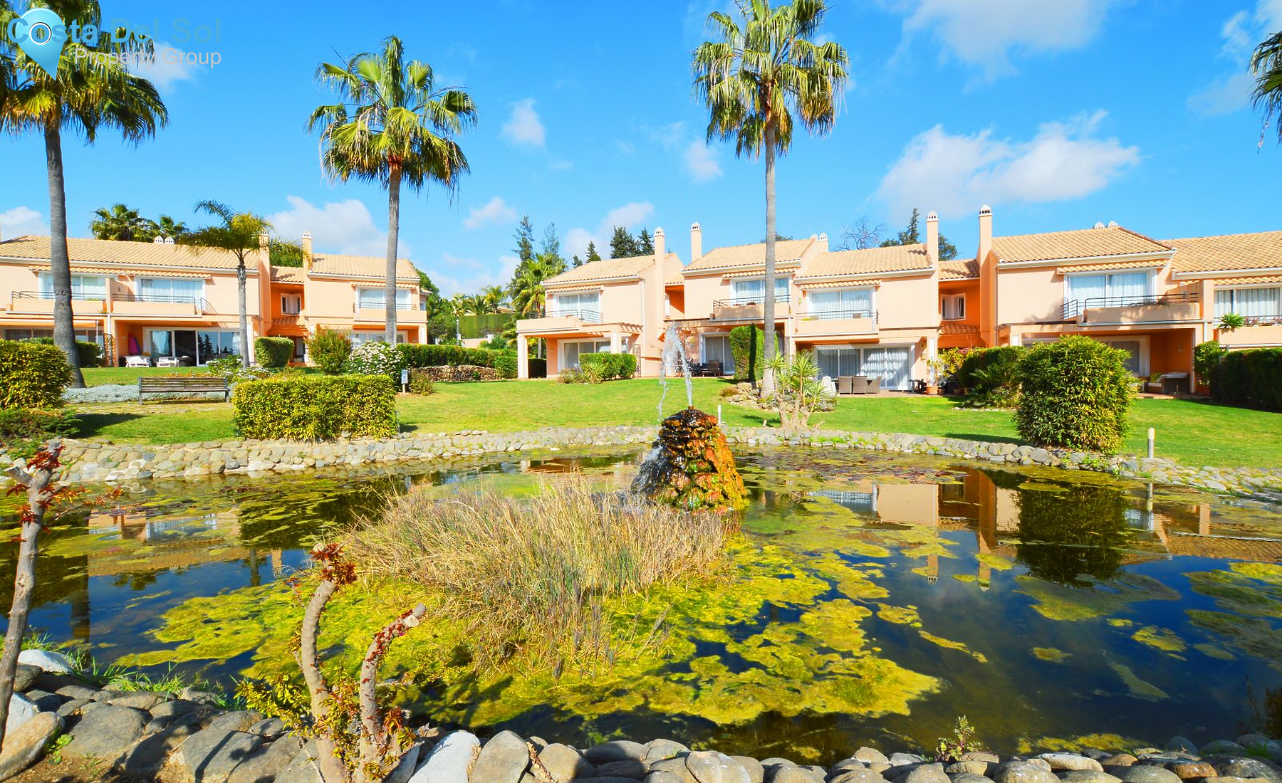 Townhouse in El Paraiso-1177563