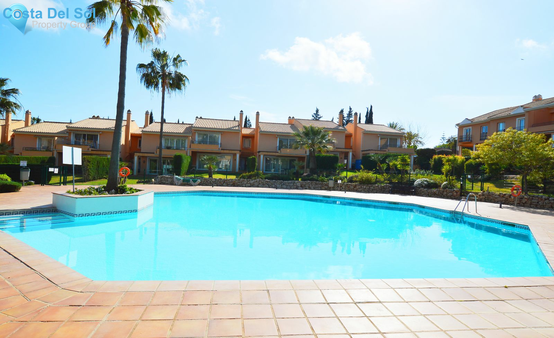 Townhouse in El Paraiso-1177564