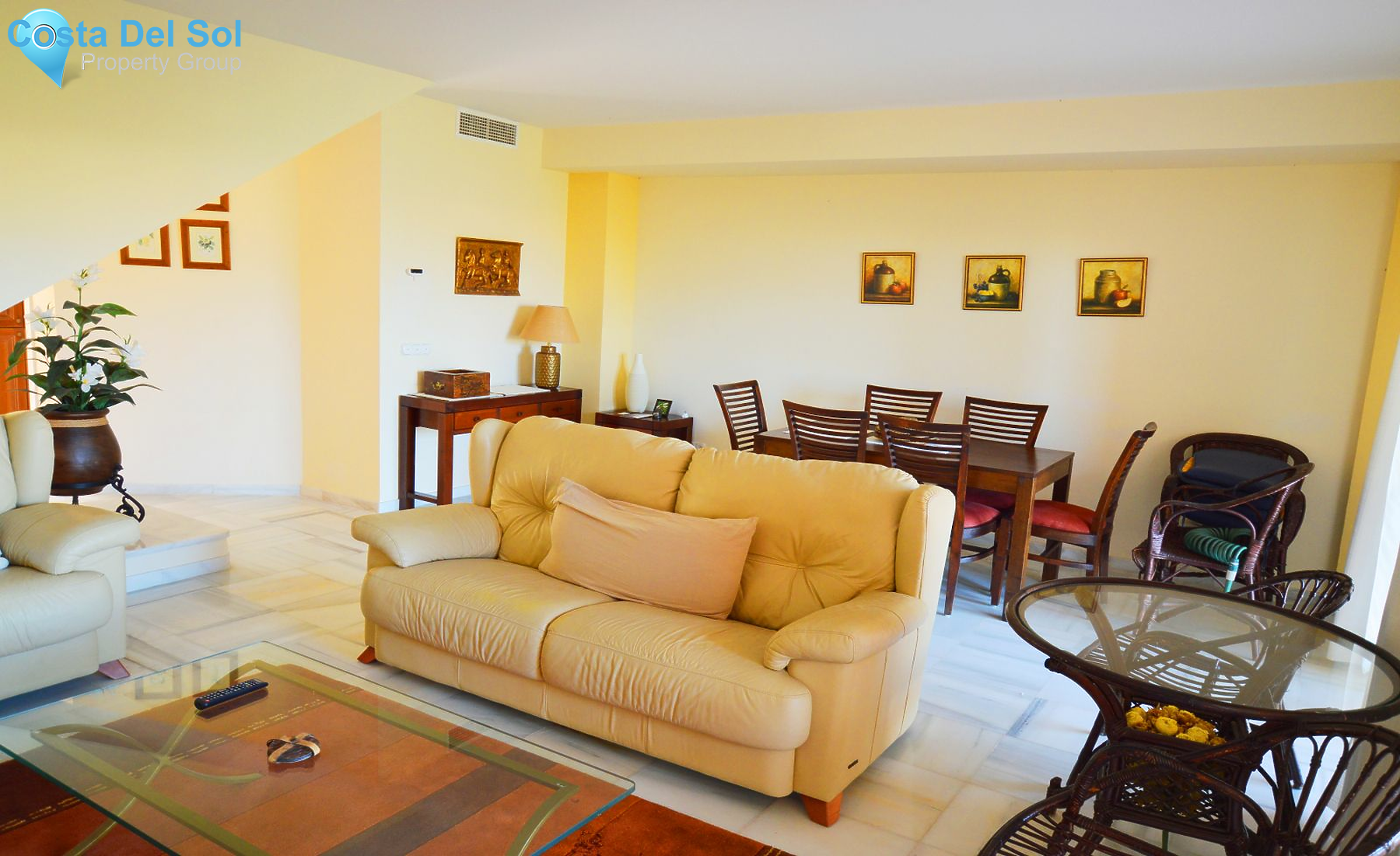 Townhouse in El Paraiso-1177565