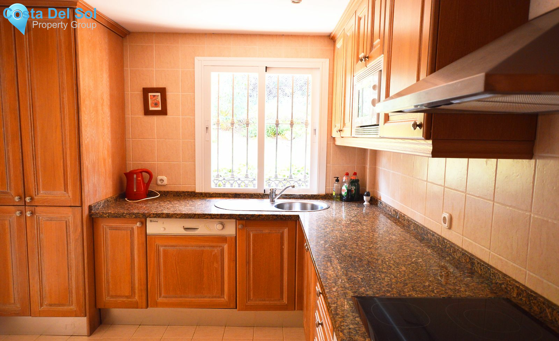 Townhouse in El Paraiso-1177566