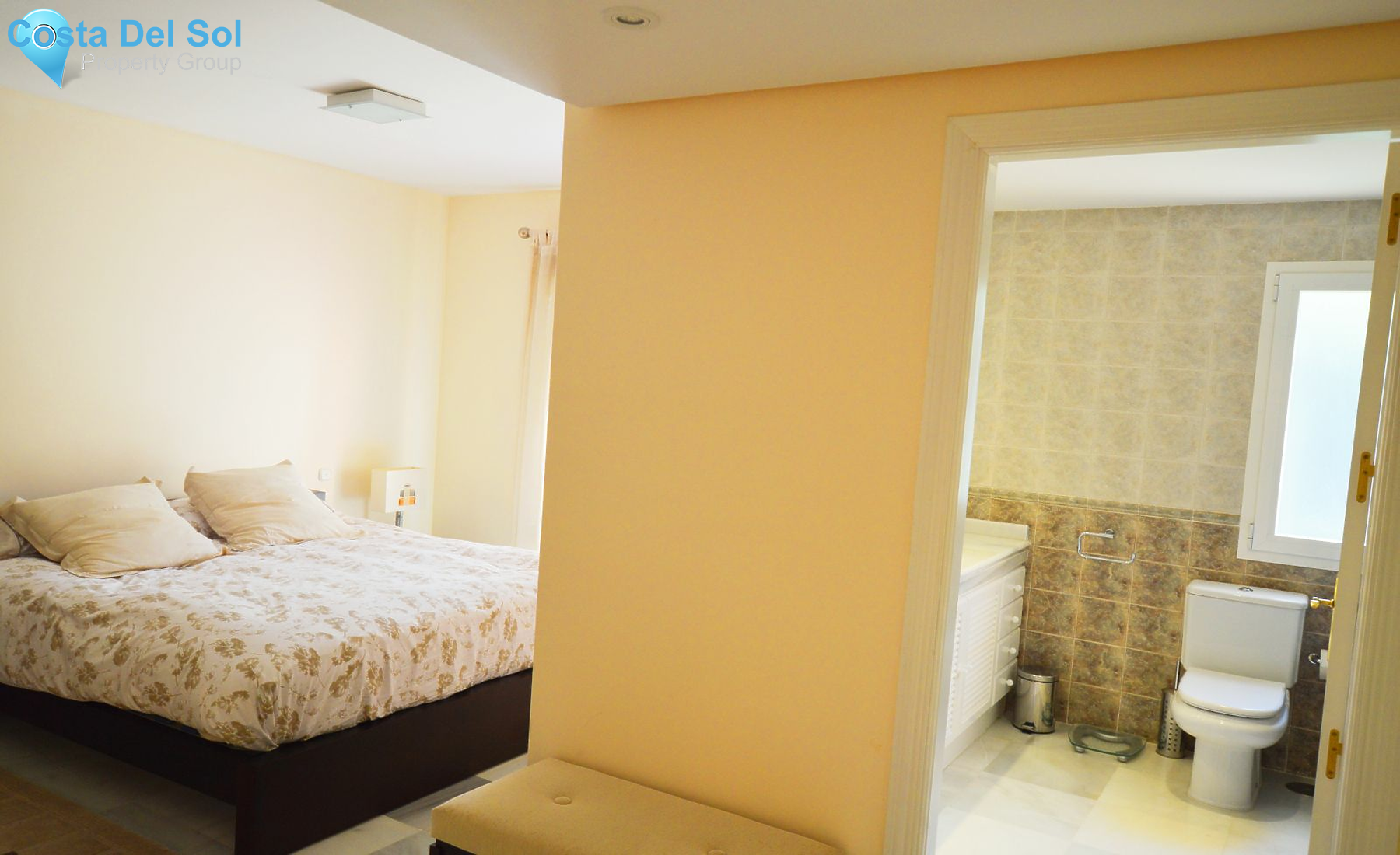 Townhouse in El Paraiso-1177570