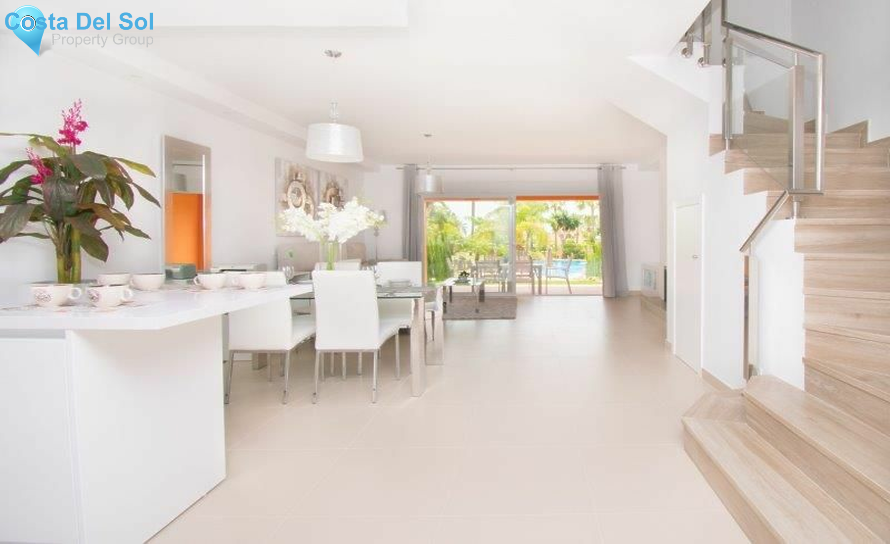Townhouse in El Paraiso-1196435