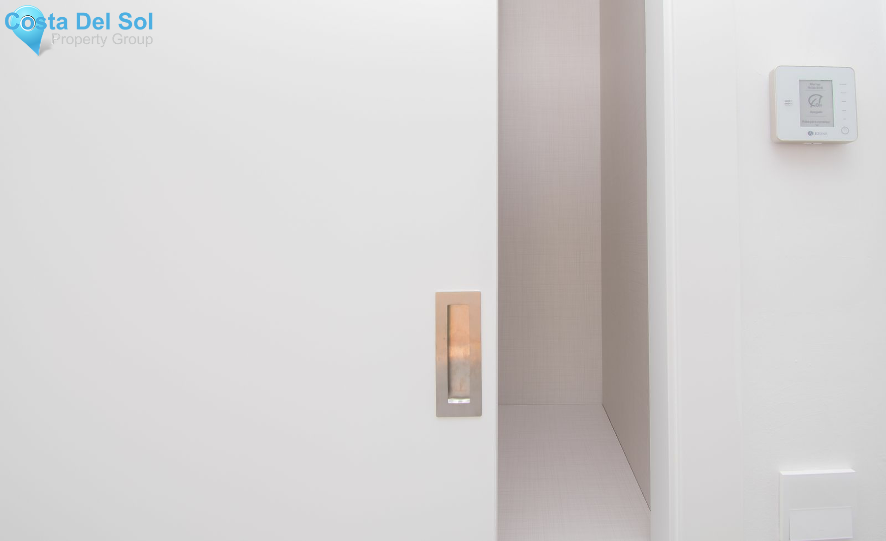 Townhouse in El Paraiso-1446692