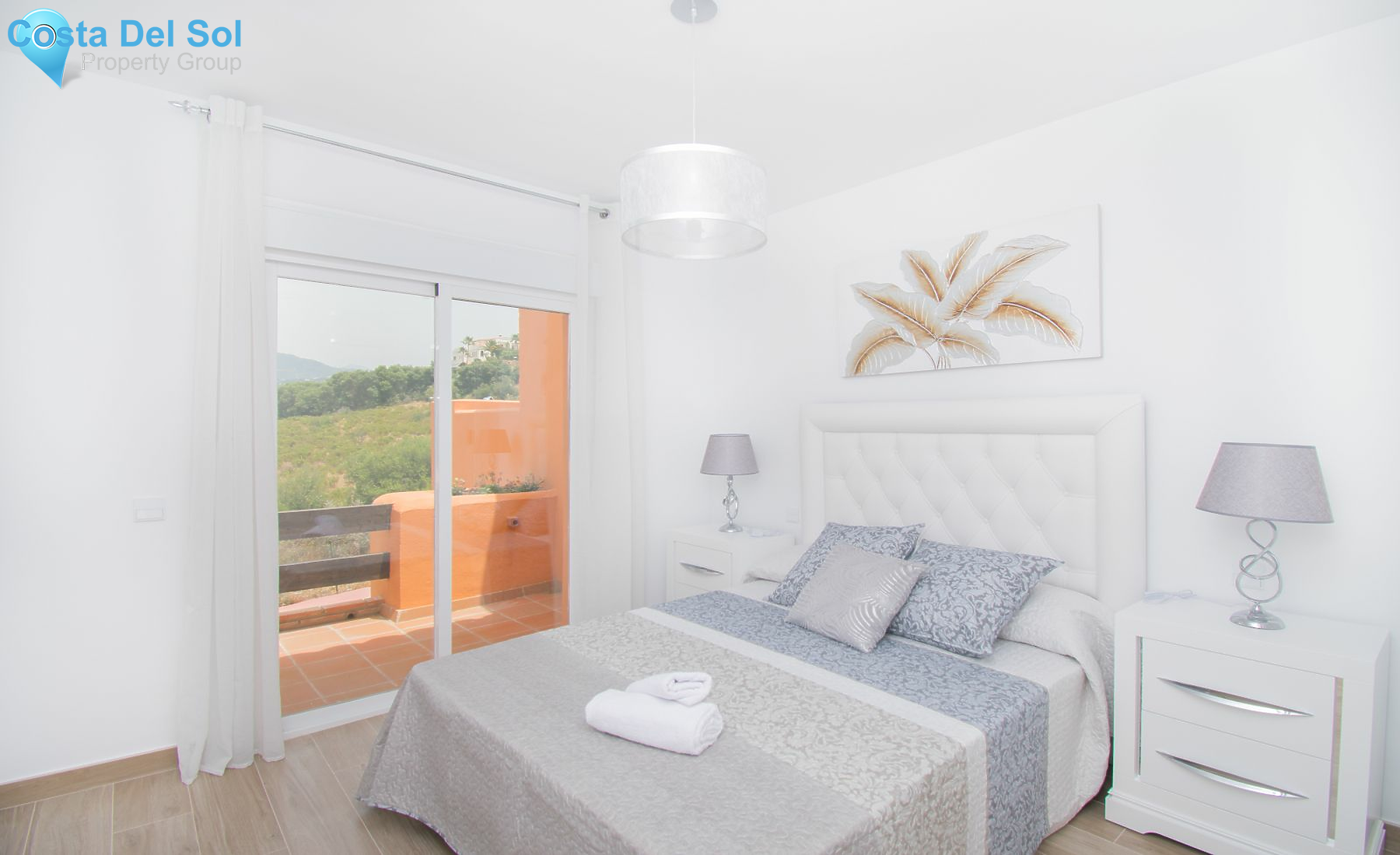 Townhouse in El Paraiso-1446681