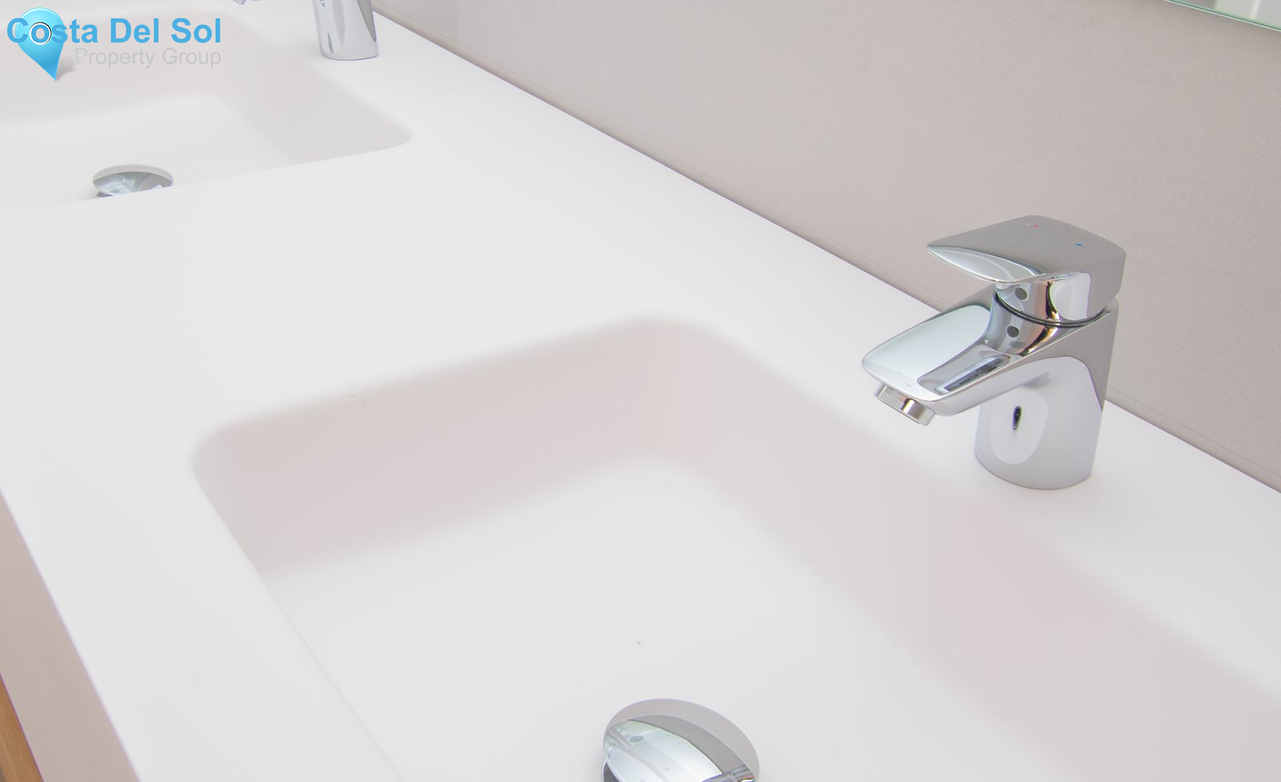 Townhouse in El Paraiso-1446683