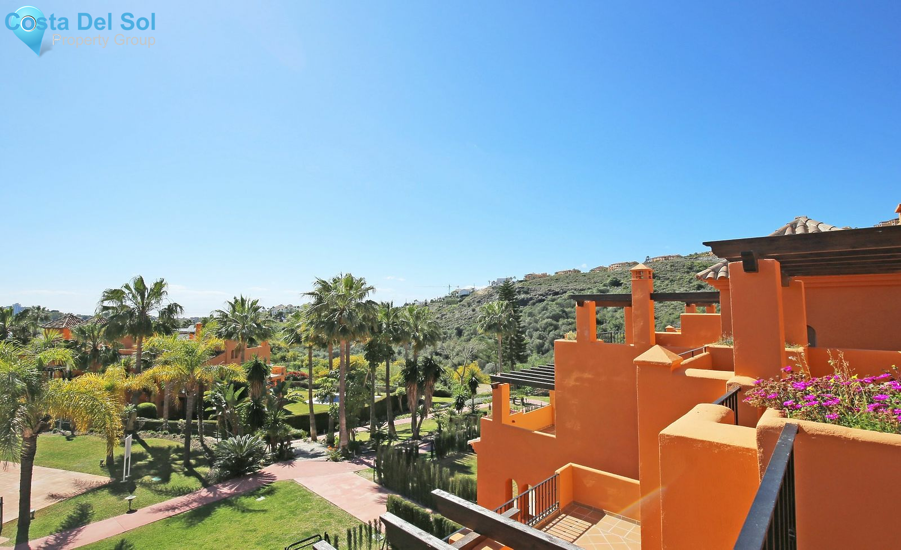 Townhouse in El Paraiso