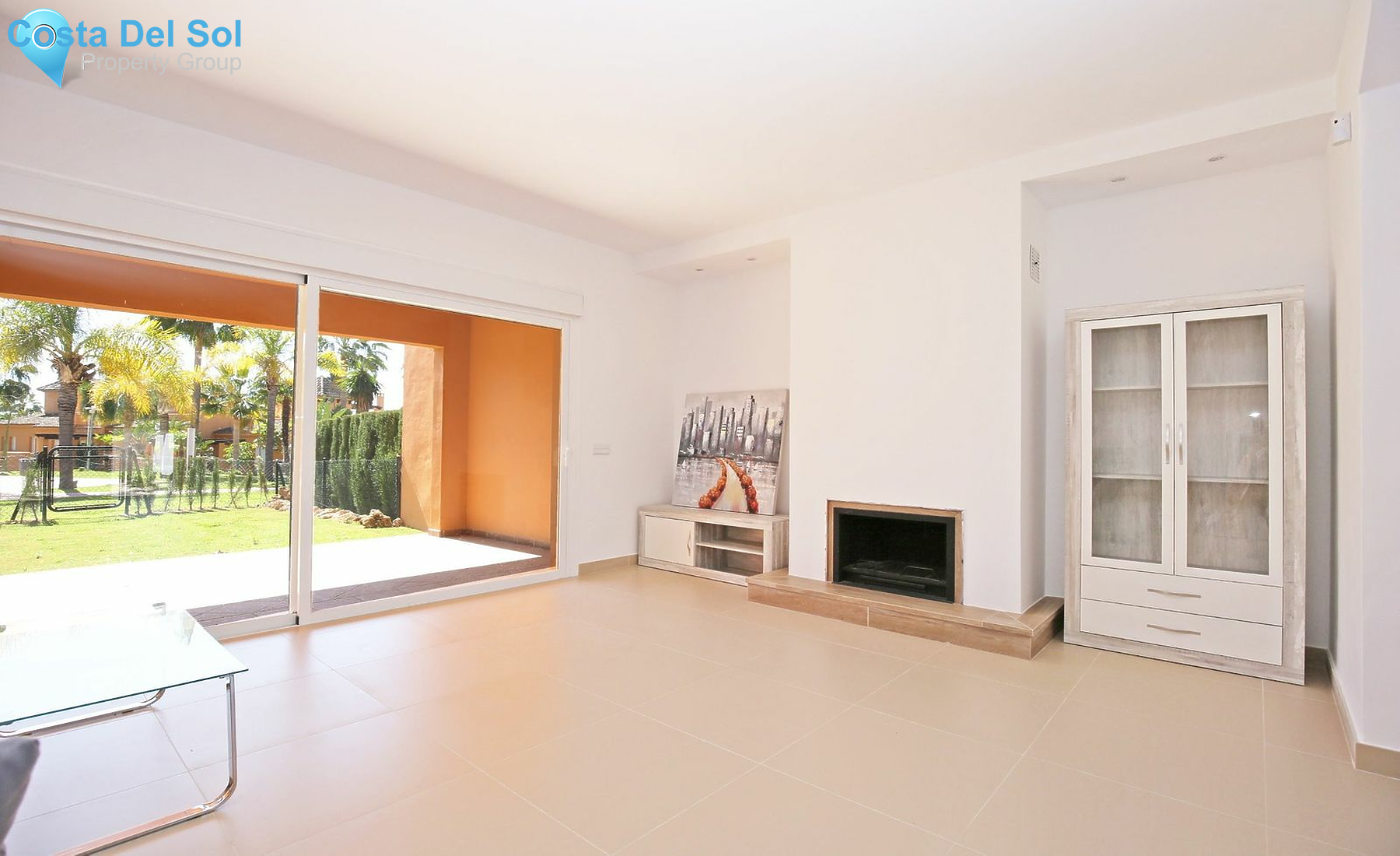 Townhouse in El Paraiso-1550705