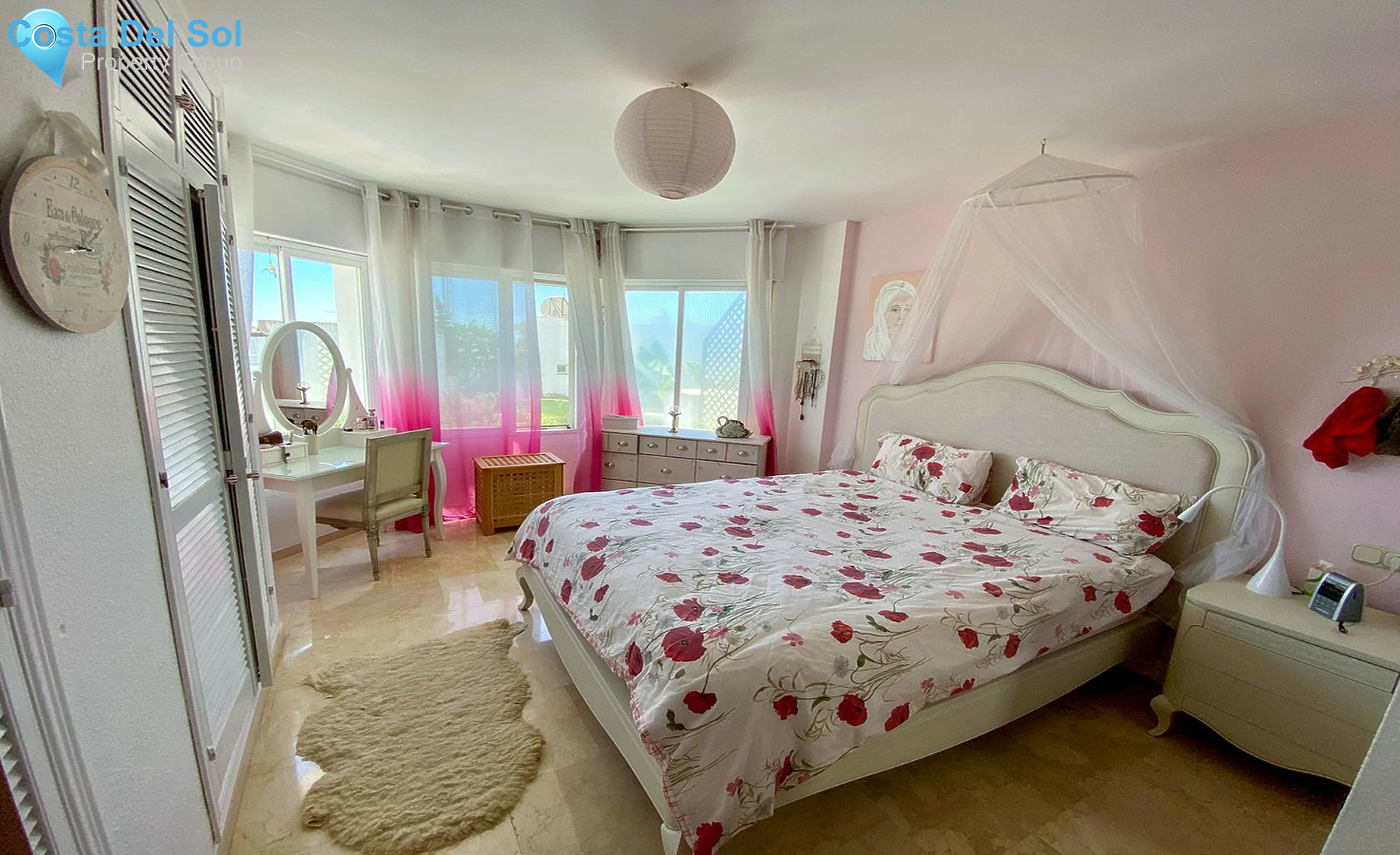 Townhouse in Estepona-1243436
