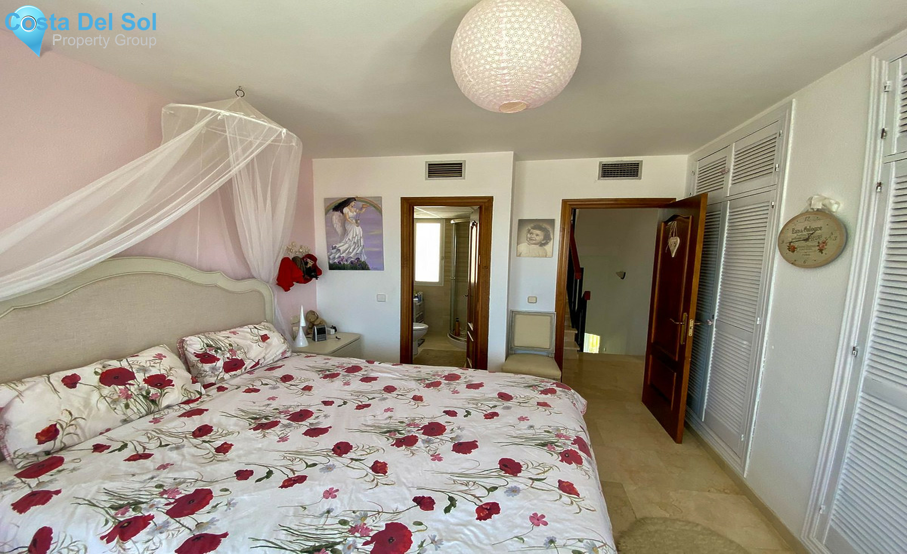 Townhouse in Estepona-1243437