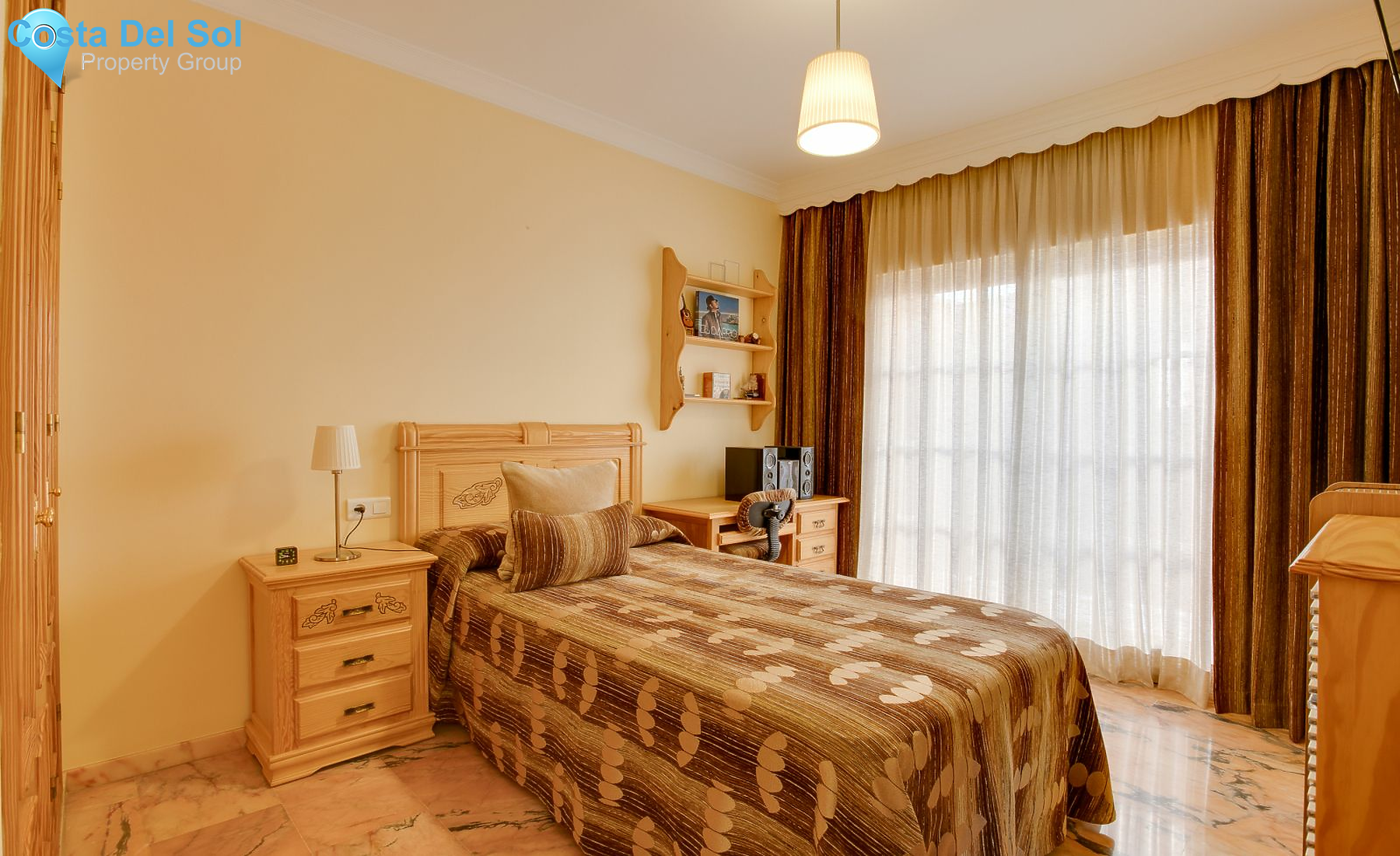 Townhouse in Estepona-1202393