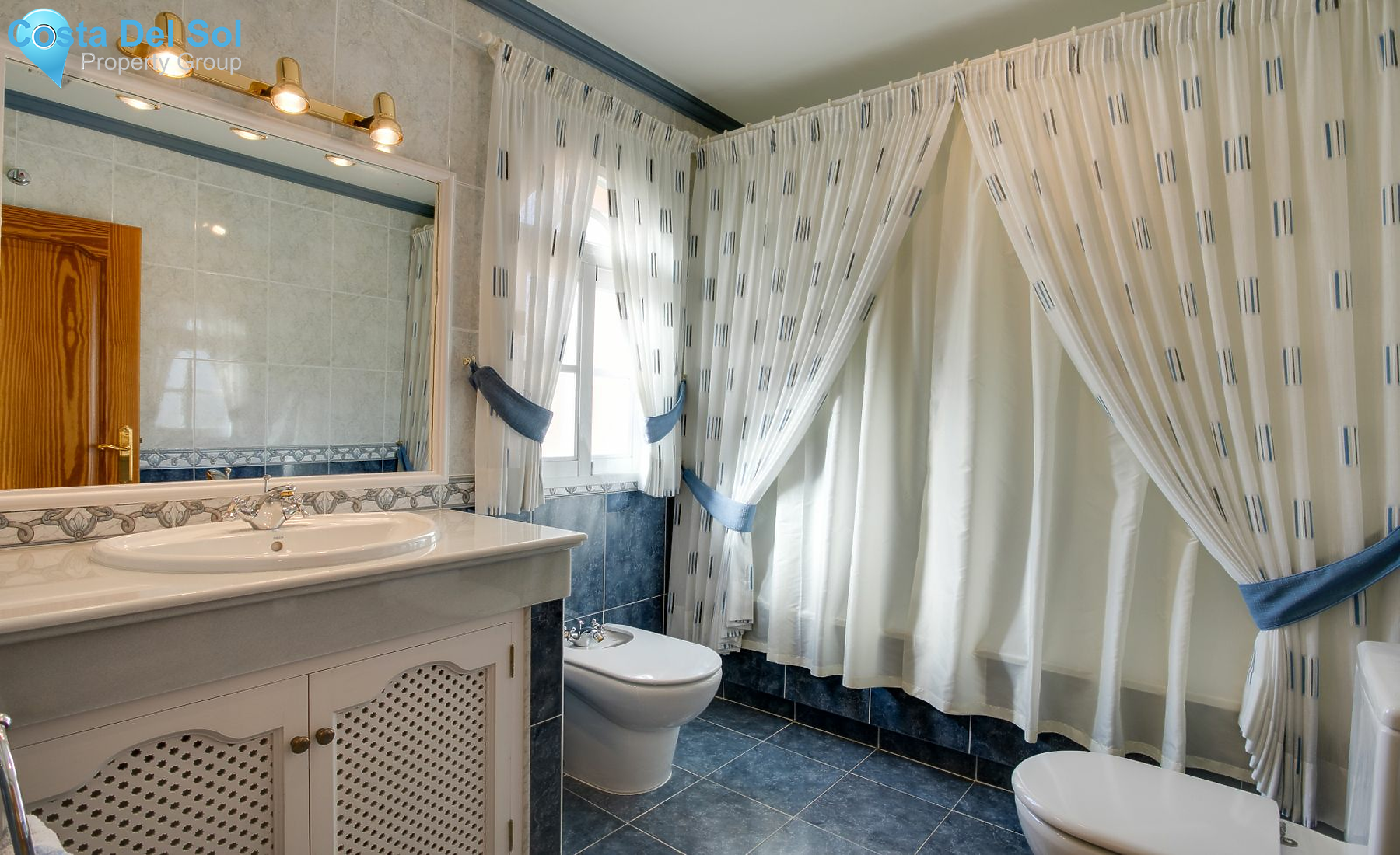 Townhouse in Estepona-1202390