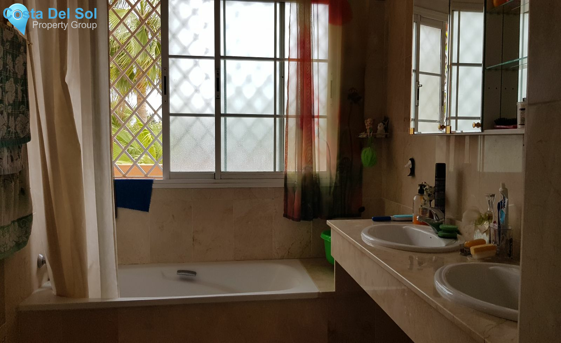 Townhouse in Estepona-1395837