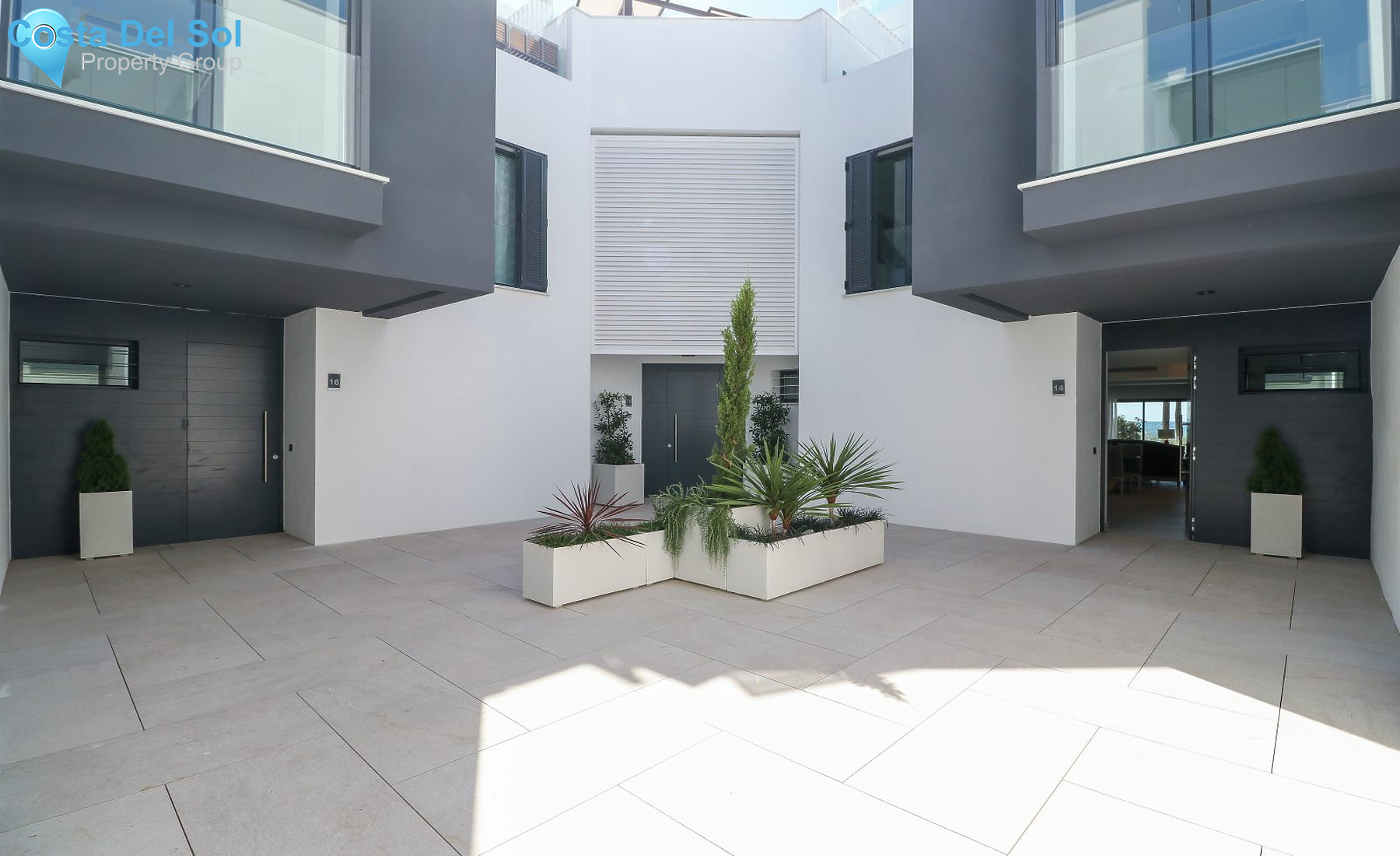 Townhouse in Estepona-1470560