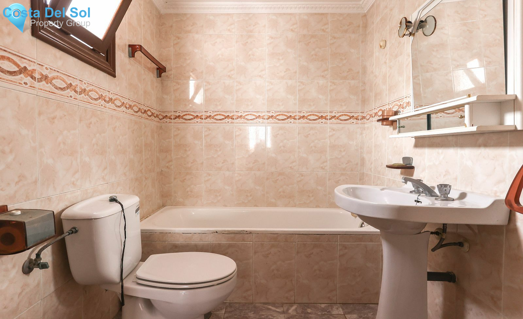 Townhouse in Guaro-1393801