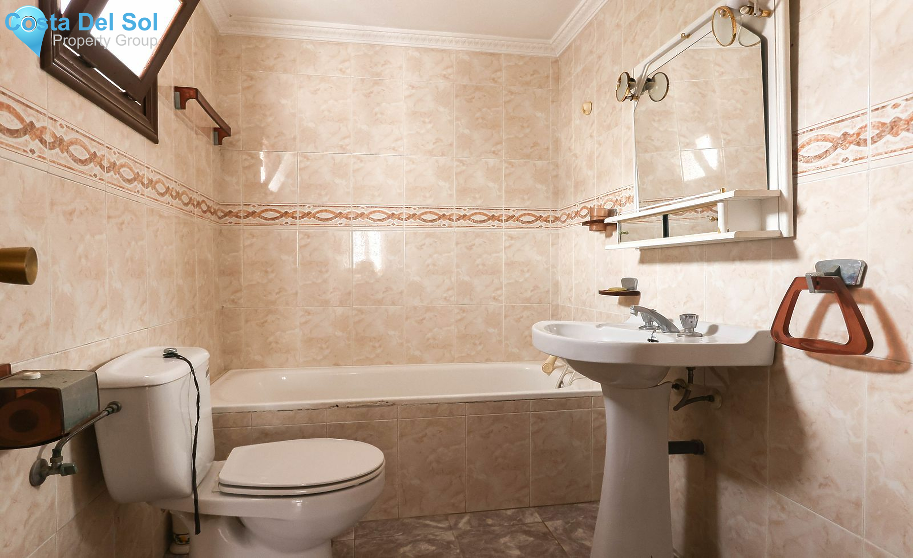 Townhouse in Guaro-1393802