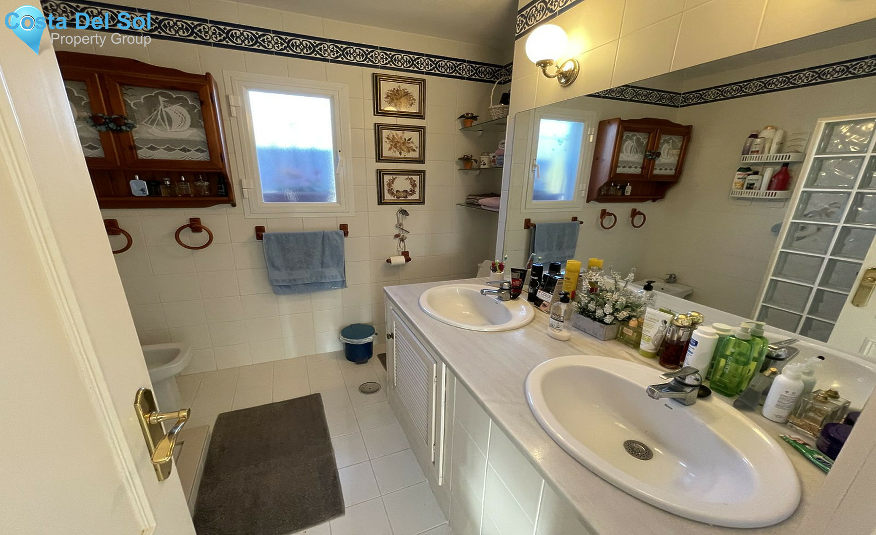 Townhouse in La Duquesa-688390