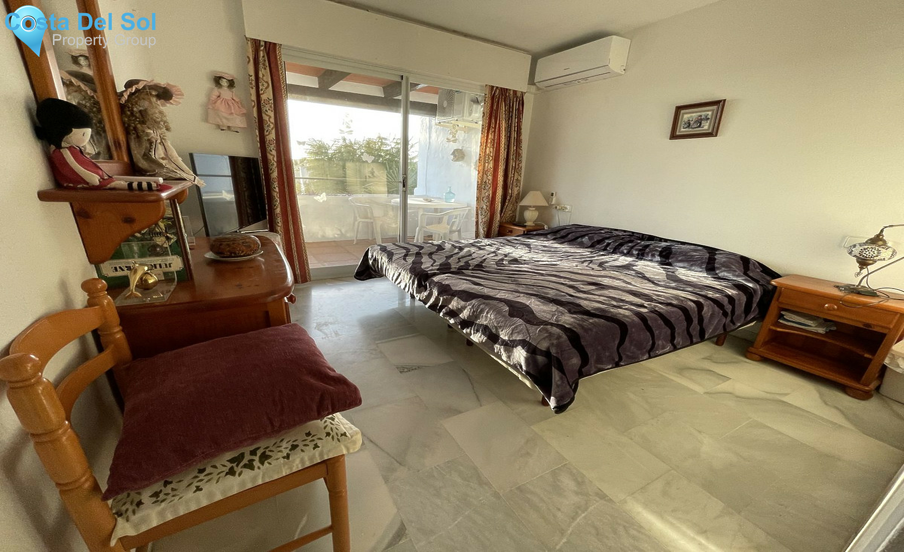Townhouse in La Duquesa-688384