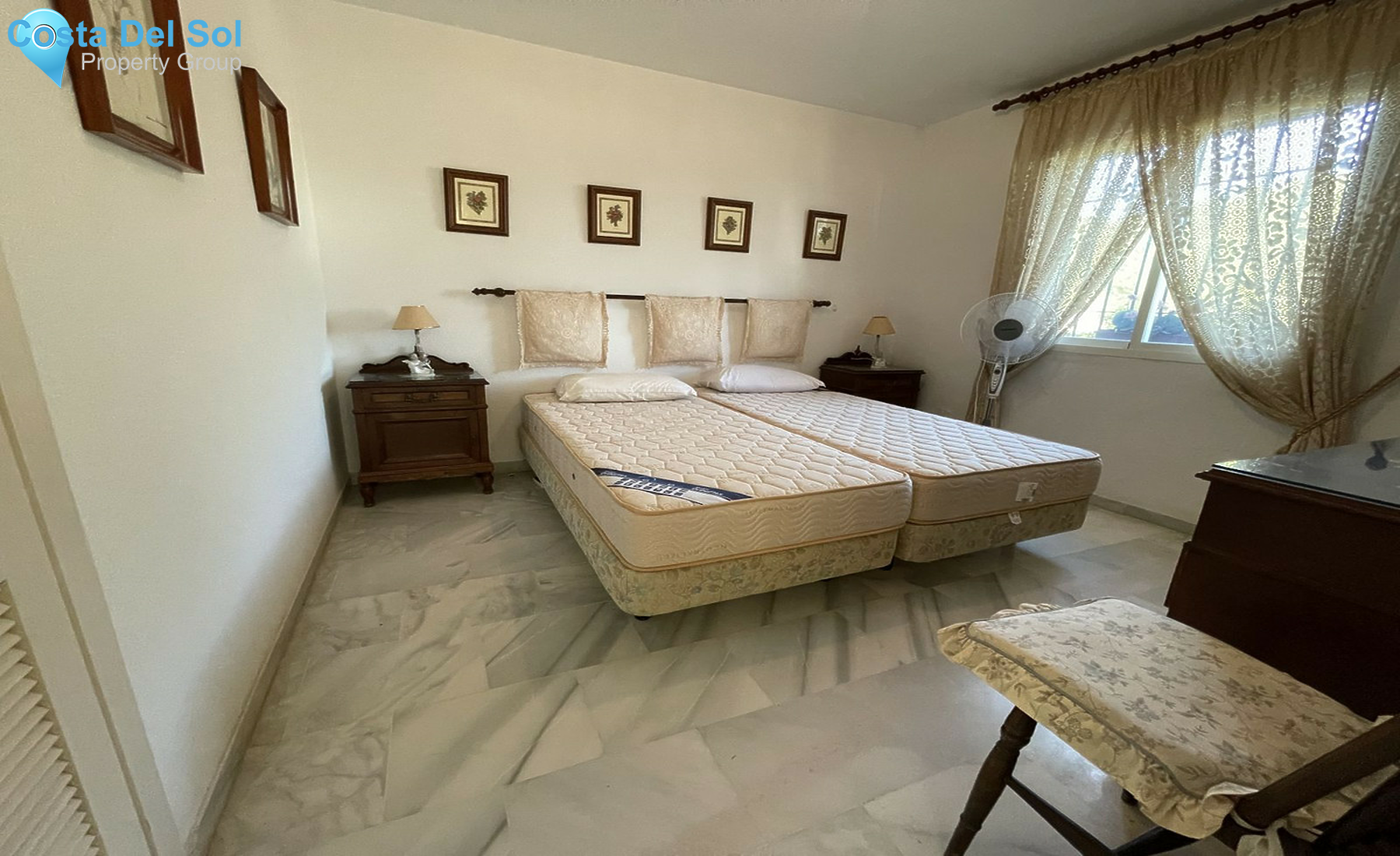 Townhouse in La Duquesa-688386