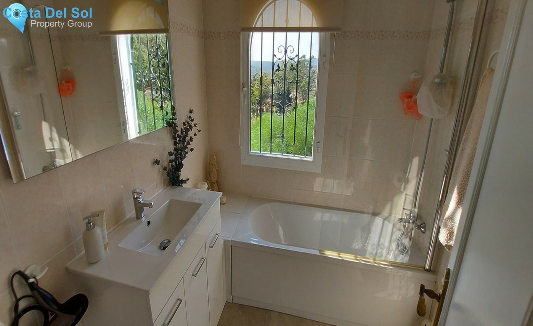 Townhouse in La Duquesa-1340748