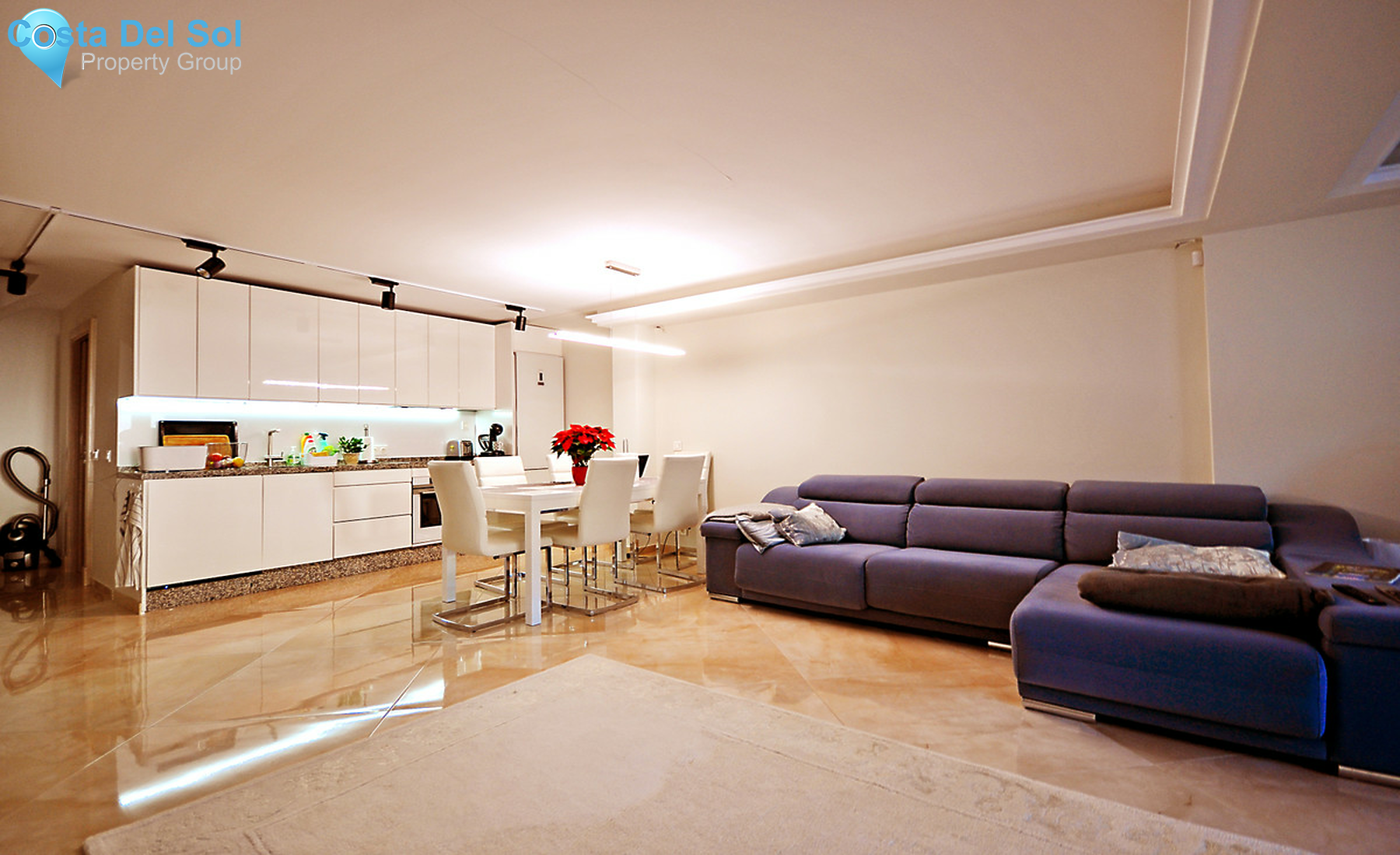 Townhouse in La Duquesa-696698