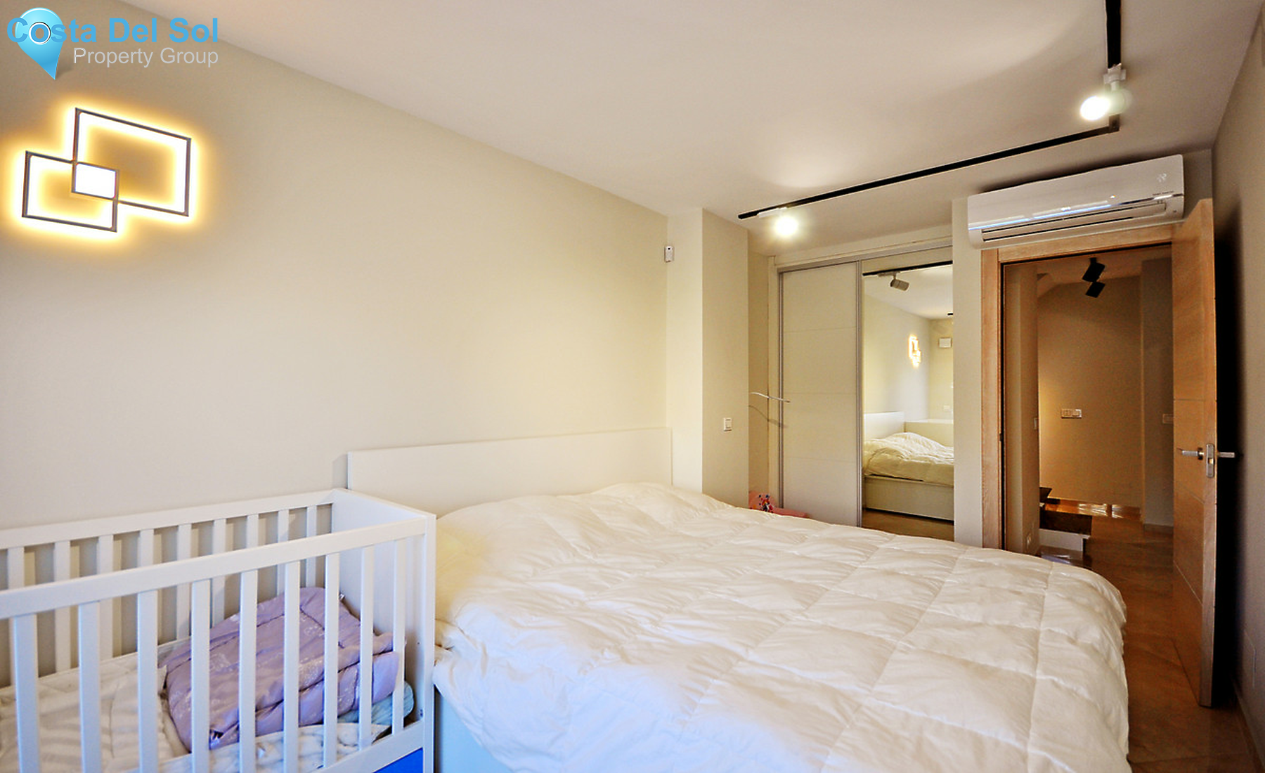 Townhouse in La Duquesa-696704