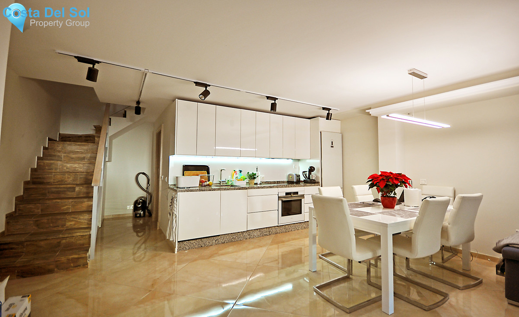 Townhouse in La Duquesa-696688