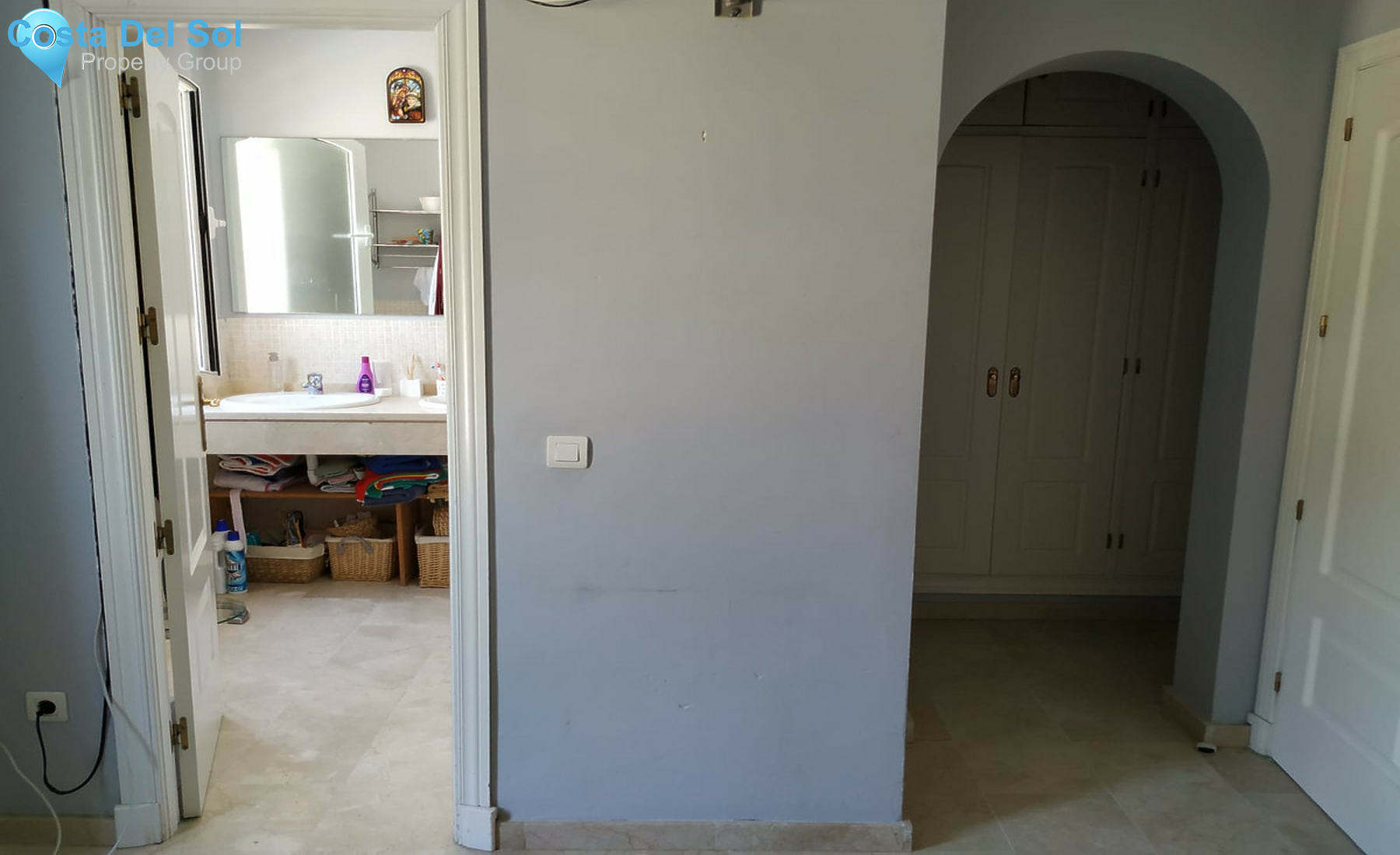 Townhouse in La Línea-1354017