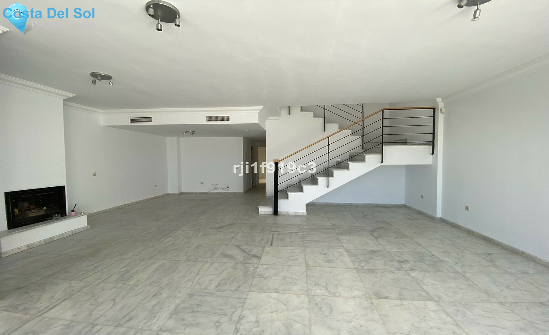 Townhouse in La Mairena-1438978