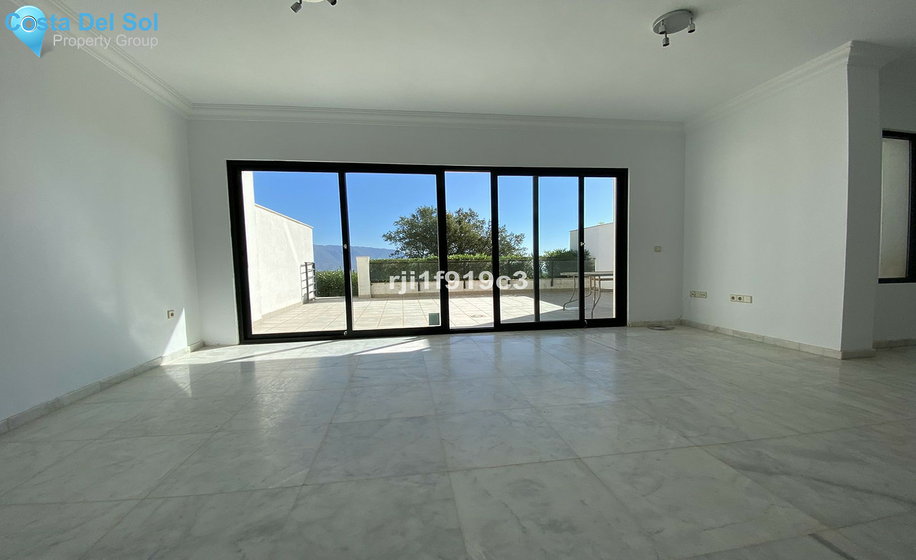 Townhouse in La Mairena-1438980