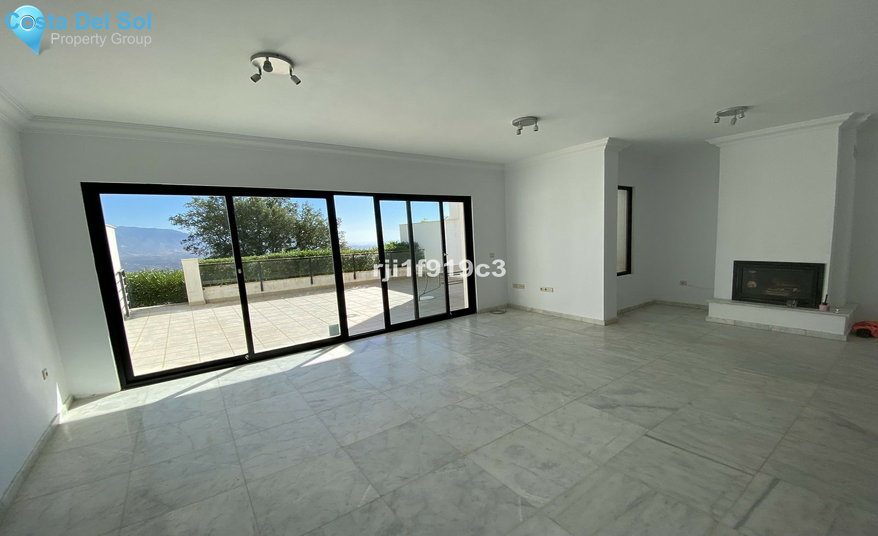Townhouse in La Mairena-1438964