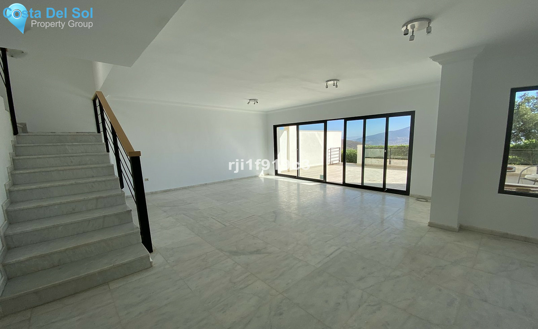 Townhouse in La Mairena-1438966