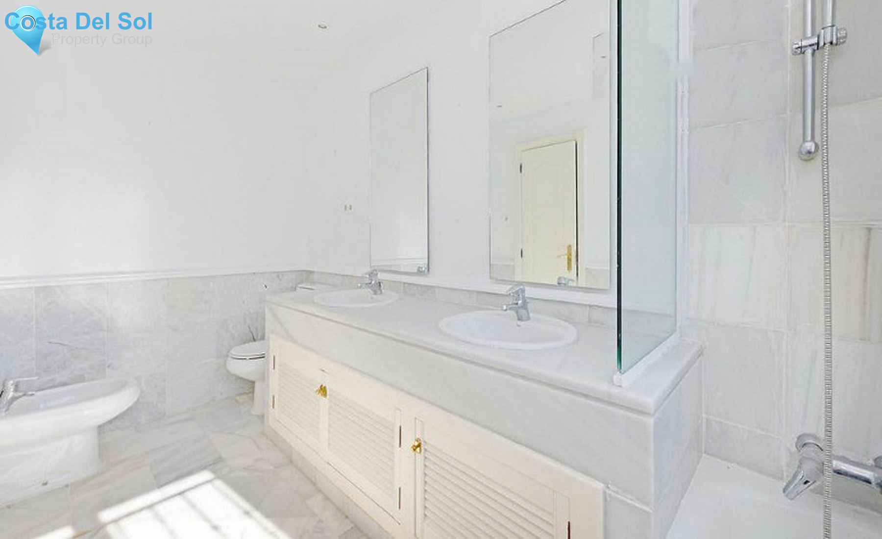 Townhouse in Marbella-1489646