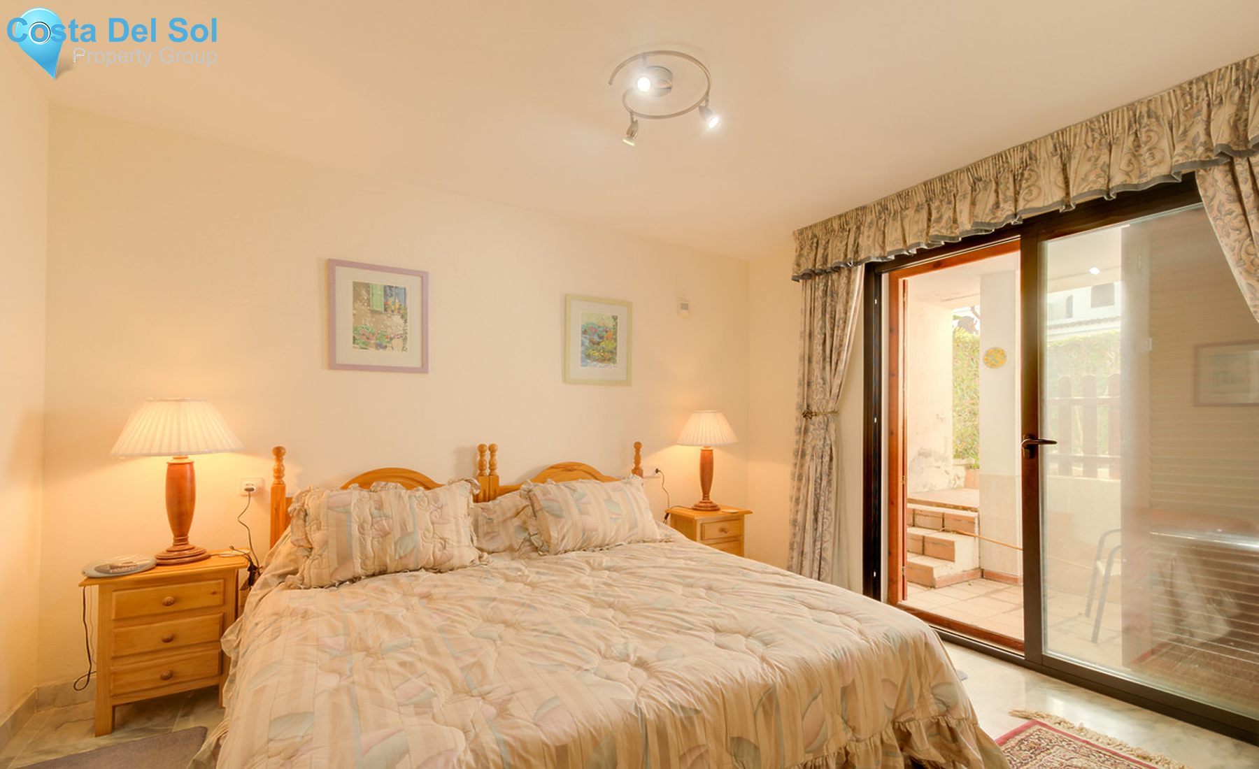Townhouse in New Golden Mile-1283579