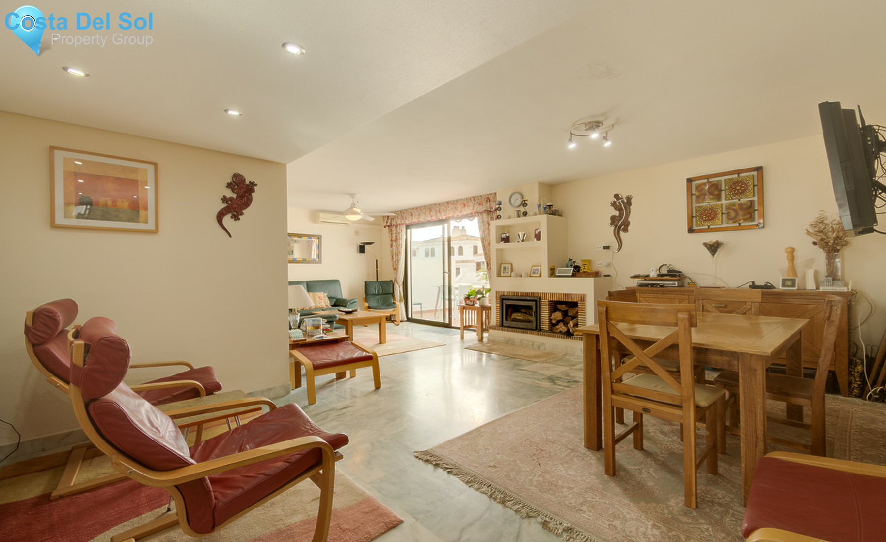 Townhouse in New Golden Mile-1283574
