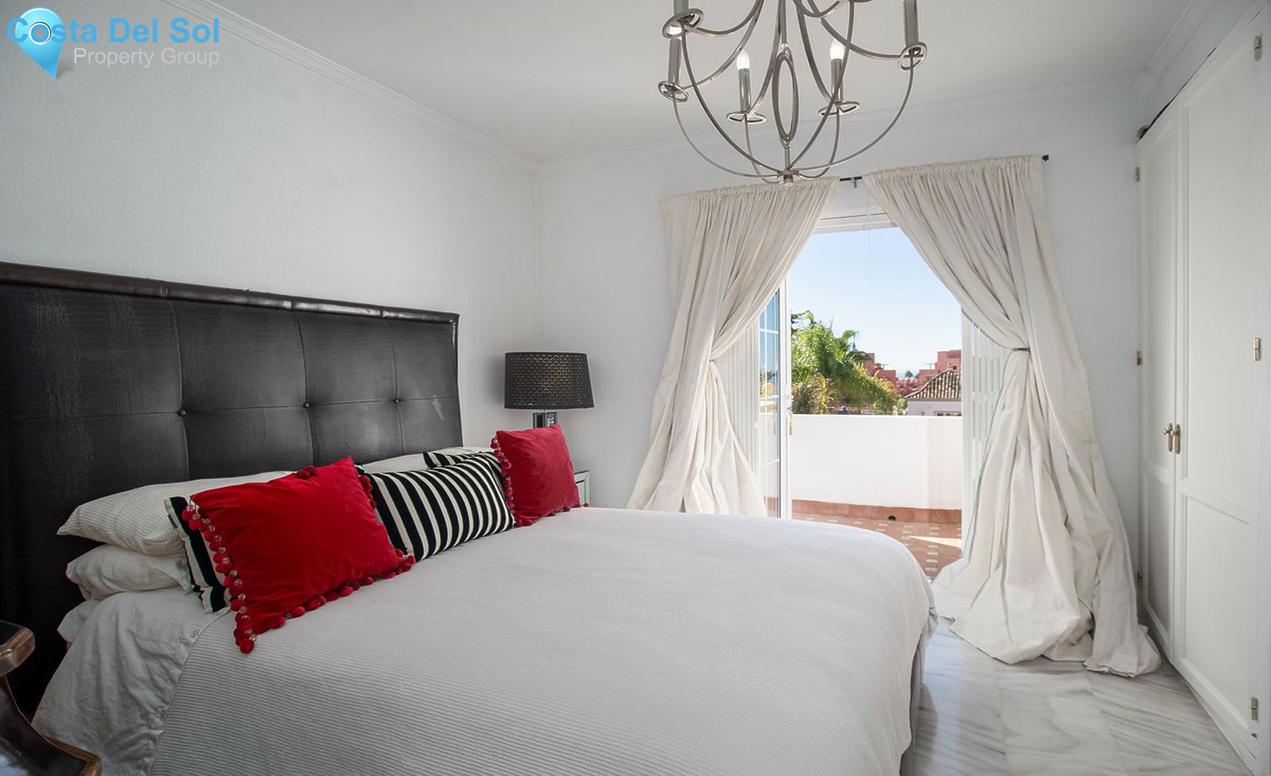 Townhouse in New Golden Mile-1407021